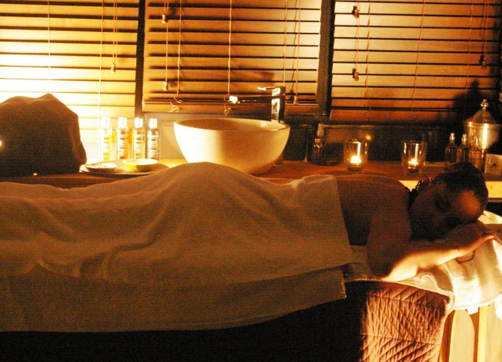 Charme & Business Hotel Lyon Limonest Eksteriør billede