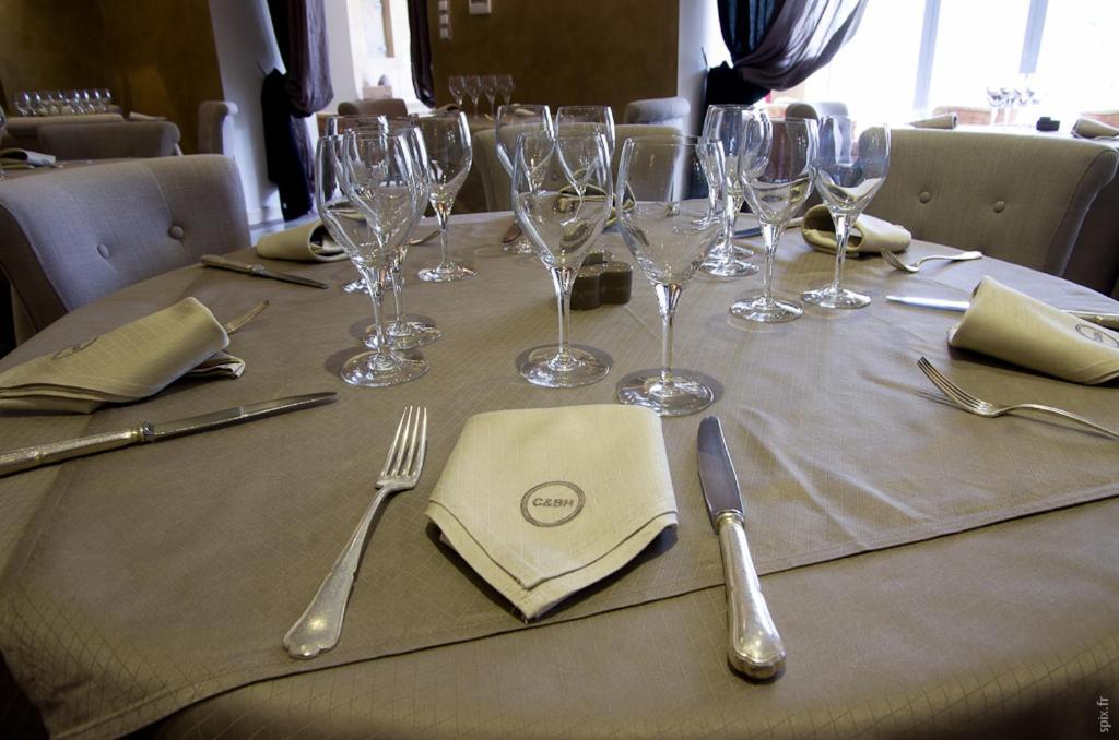 Charme & Business Hotel Lyon Limonest Eksteriør billede