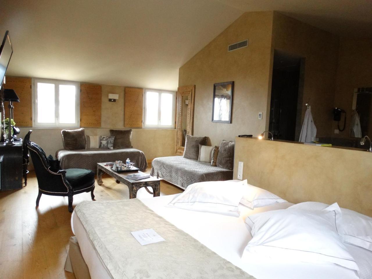 Charme & Business Hotel Lyon Limonest Eksteriør billede