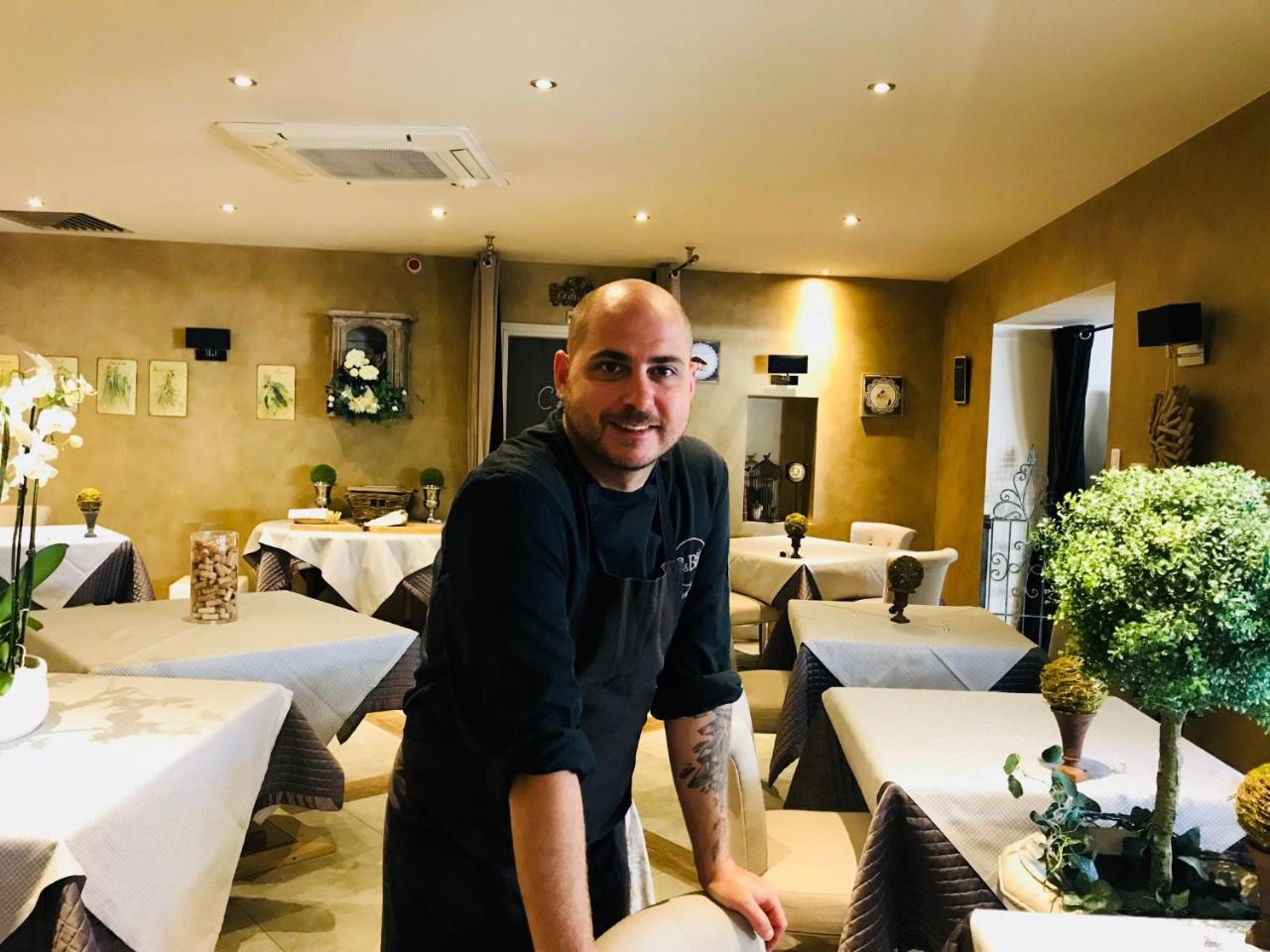 Charme & Business Hotel Lyon Limonest Eksteriør billede