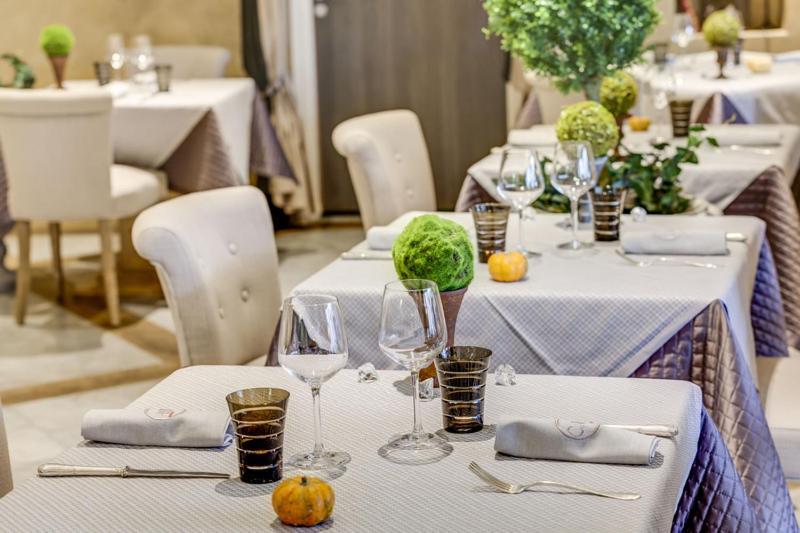 Charme & Business Hotel Lyon Limonest Eksteriør billede